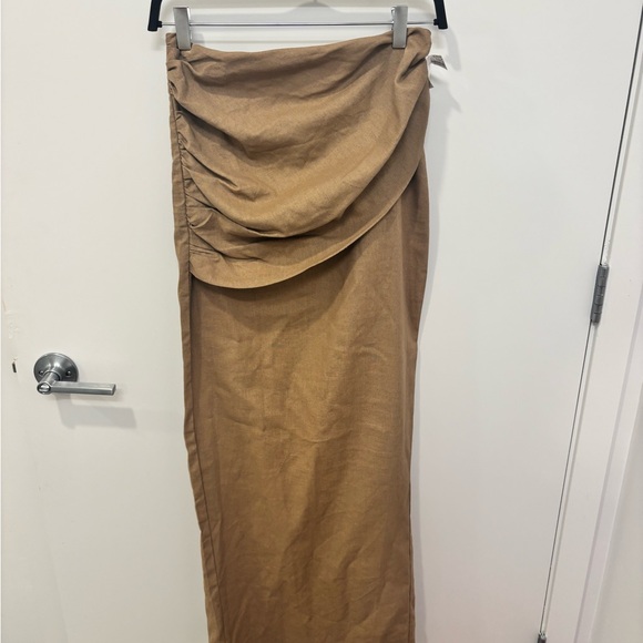 PrettyLittleThing Tan Ruched Maxi Pencil Skirt Asymmetrical - Picture 1 of 4